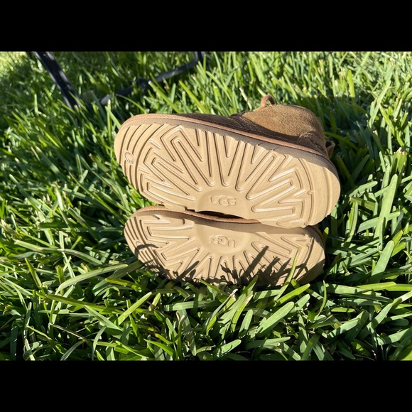 UGG🍁🍂Neumel chestnut winter boots Sz 10 toddler - Picture 11 of 12